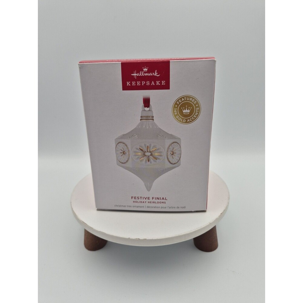 2025 Keepsake Ornament Hallmark Elegant Evergreens 14k Accents Holiday Heirlooms